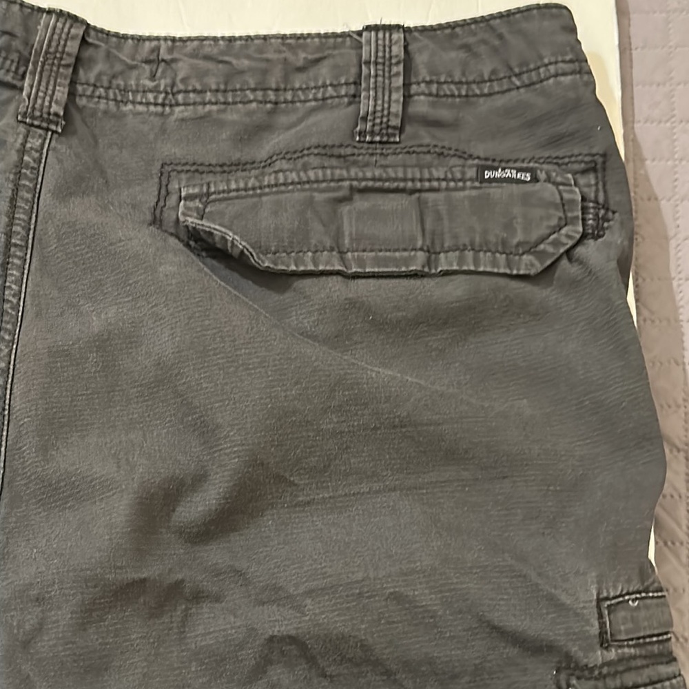 Lee Dungarees Men’s Faded Black Wash Look Cargo Shorts - Picture 7 of 7